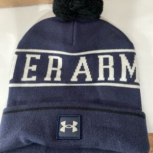 Under Armour  Men's UA Halftime Pom Beanie Cap Headwear, OSFA